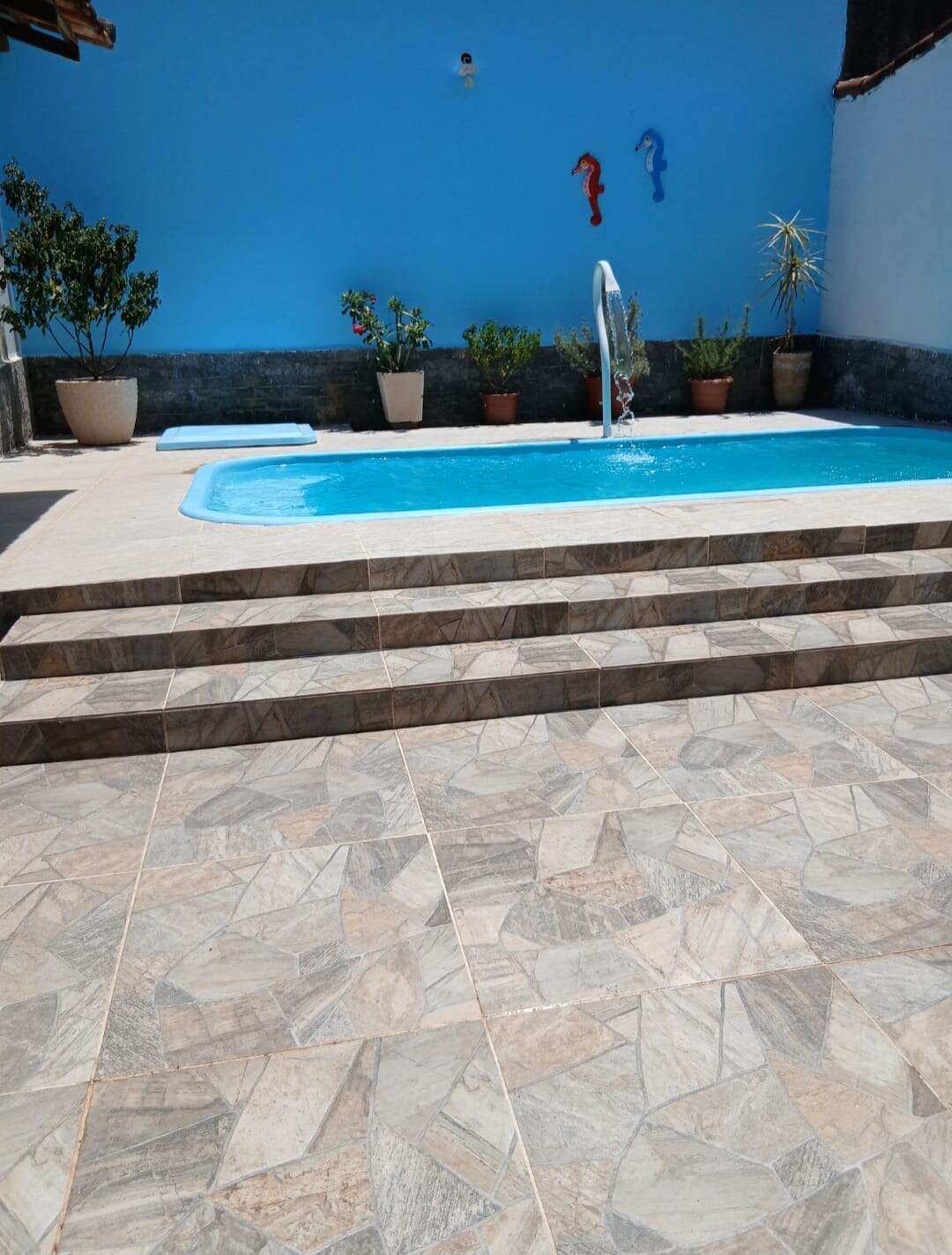 Casa à venda com 3 quartos - ,